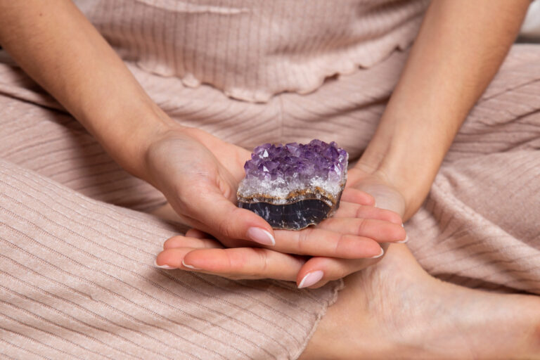 Amatista: Significado espiritual y energético del cristal de la paz