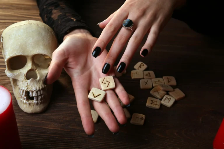 Runas vikingas: el significado de los símbolos y cómo consultar el oráculo