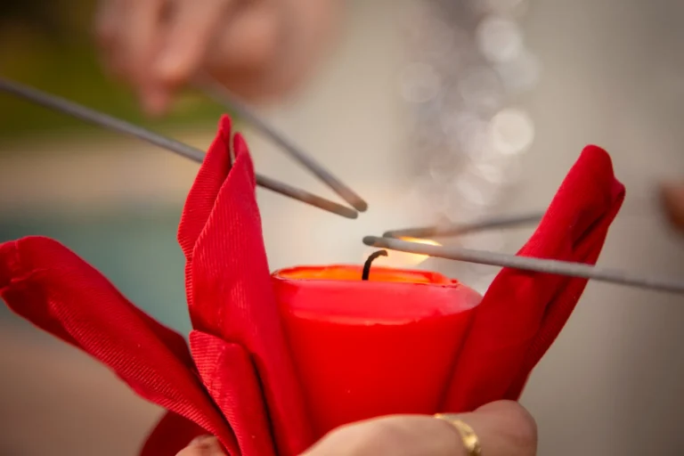 Incienso de sándalo: para qué sirve y sus beneficios espirituales