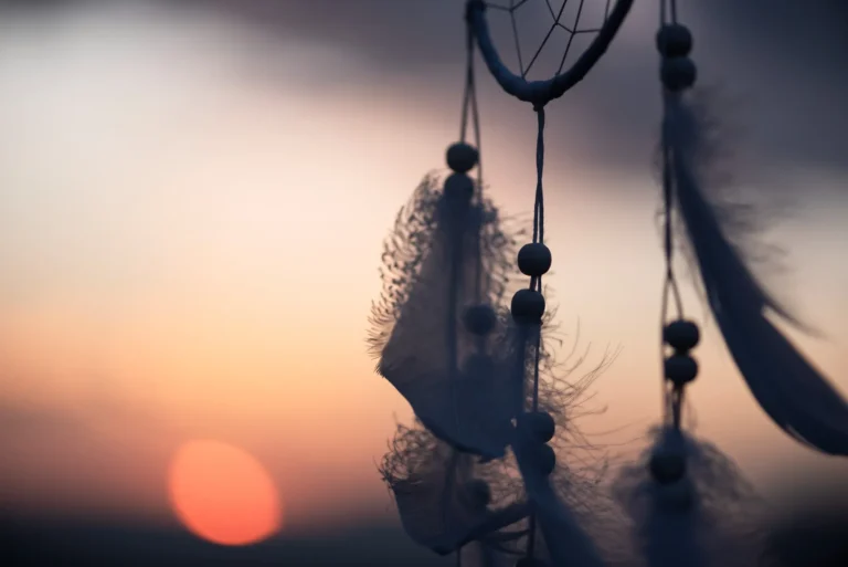 Qué significa pensar mucho en una persona espiritualmente